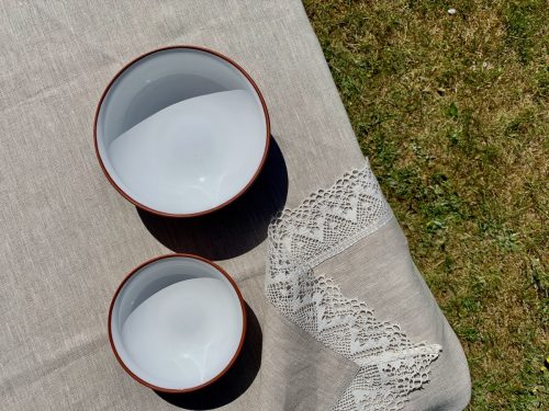 white-lace-tablecloth