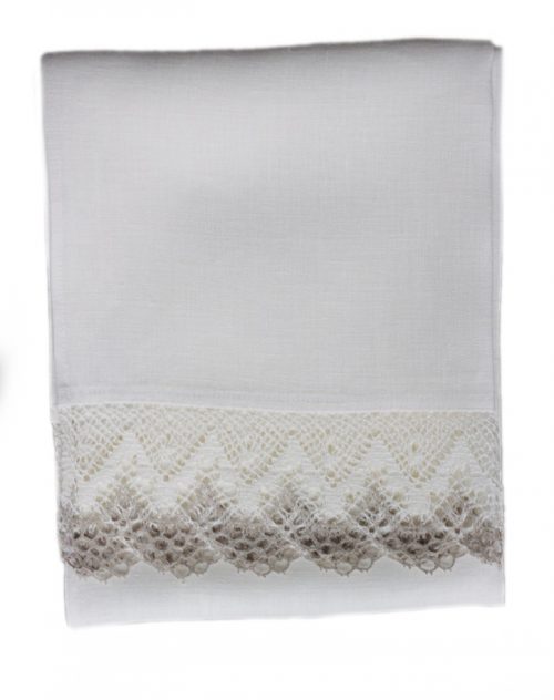 linen-runner-white-lace