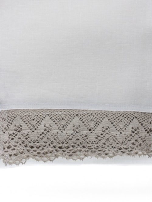 white-tablecloth-grey-lace